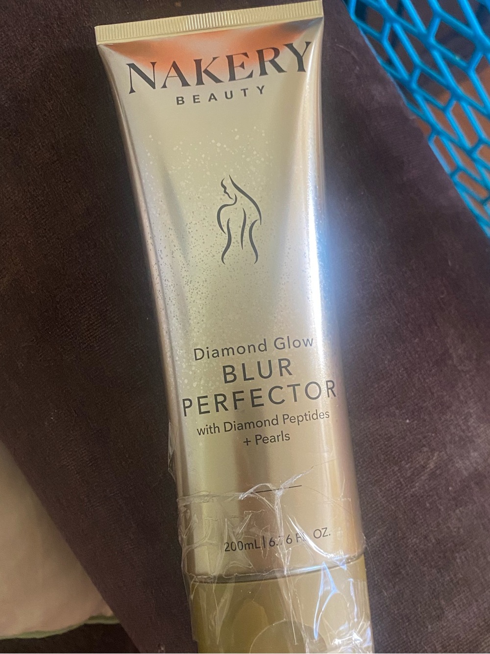 Nakery Diamond Glow Blur Perfector with Diamond Peptides & Pearls 200mls - Picture 3 of 3